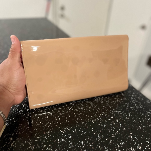 Yves Saint Laurent - Picture 3 of 3